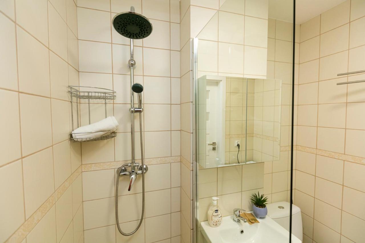 Chmielna - 250M Od Zlotych Tarasow, 350M Od Dworca Centralnego - Wifi - Smart Tv 55 Cali - Better Rental Варшава Экстерьер фото