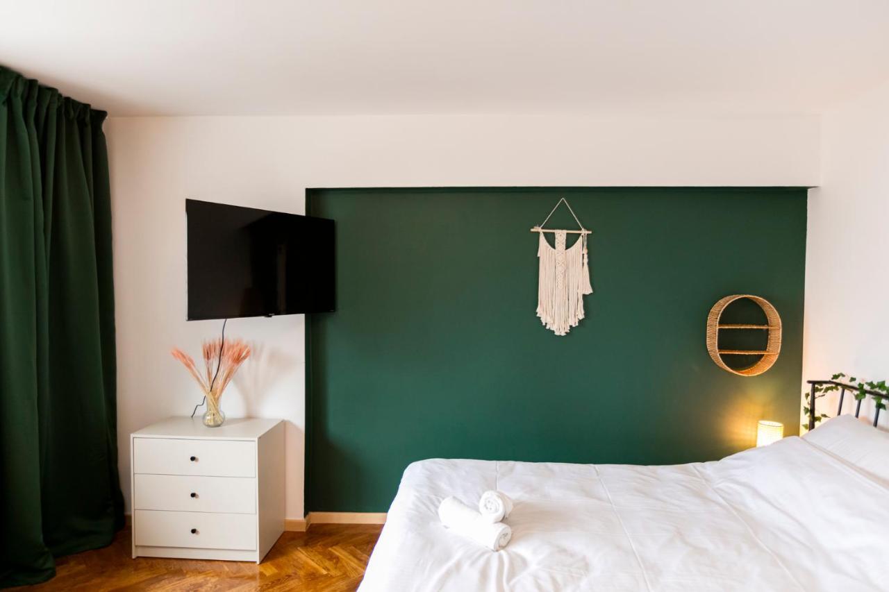 Chmielna - 250M Od Zlotych Tarasow, 350M Od Dworca Centralnego - Wifi - Smart Tv 55 Cali - Better Rental Варшава Экстерьер фото